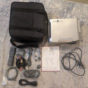 TOSHIBA TLP670U Data Projector with Remote And all Accessories+bag